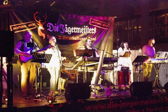 http://die-jaegermeisters-band.de/media/Maiwiesn Burghausen/DSC_4253.jpg